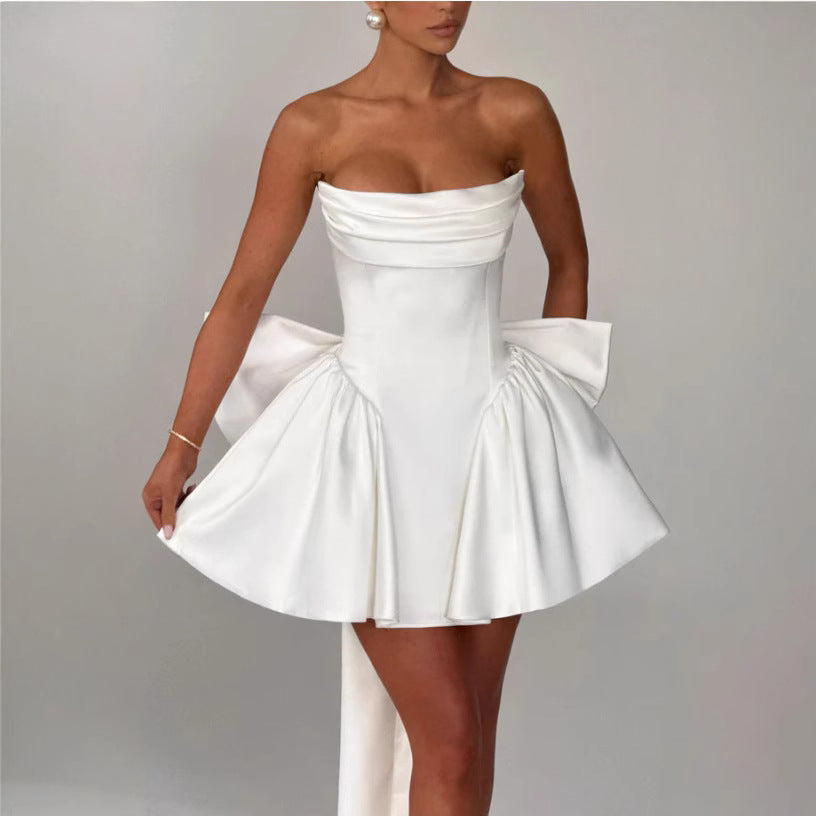 Damen Bandeau Cocktailkleid mit fließendem Rock und schwingendem Saum Skjora