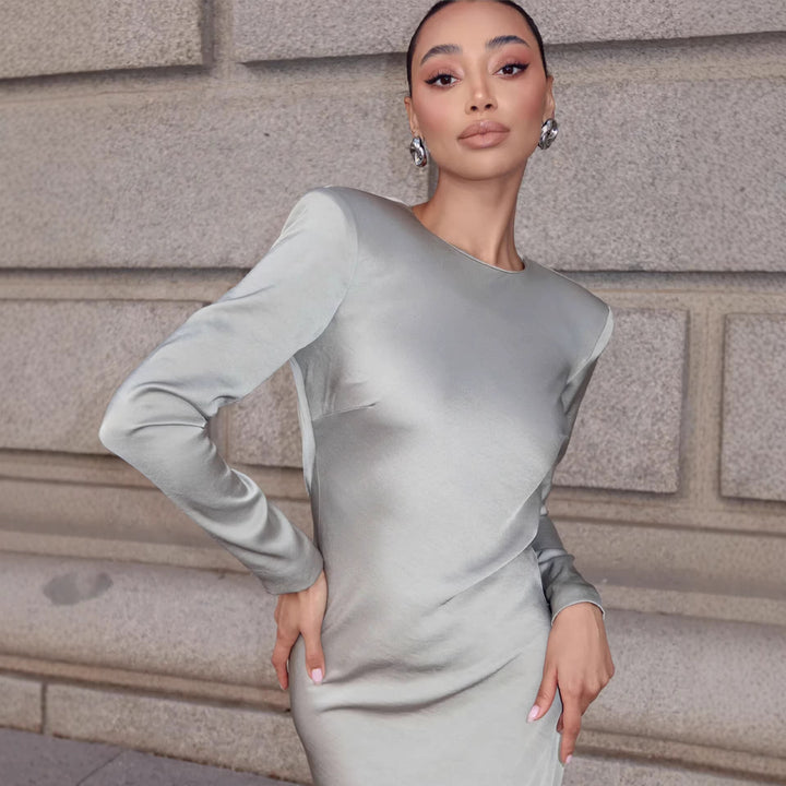 Damer Elegant Langermet Kjole med Glitrende Satin Yttermateriale og Figurformet Silhuett Skjora