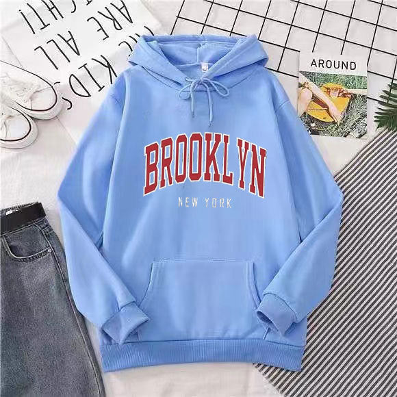 Damen Kapuzenpullover mit stylischem Brooklyn-Print Skjora