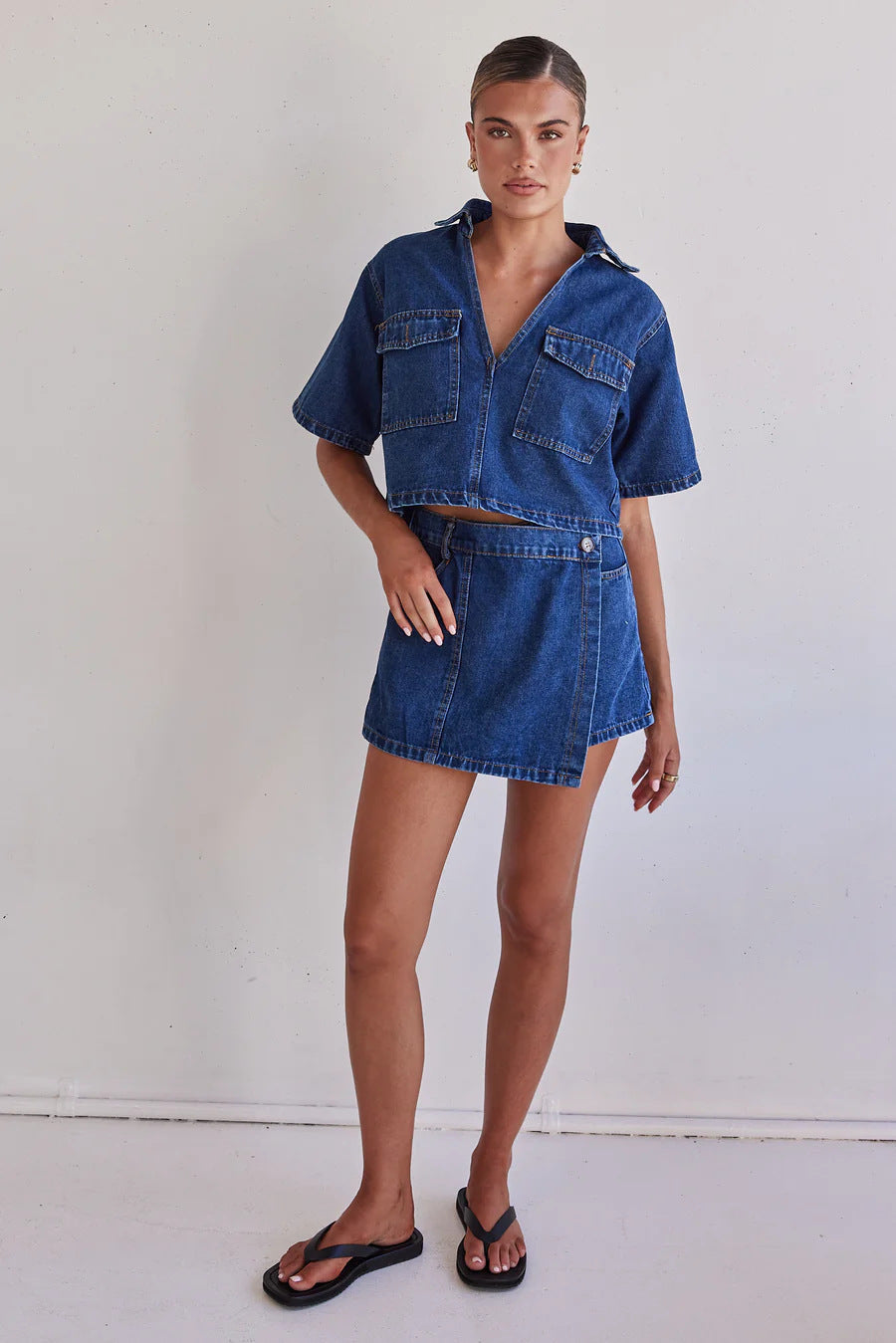 Damer denim-kort jakke med matchende skjørt i avslappet stil Skjora