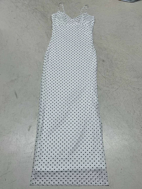 Damer elegant omslagskjole med sidessliss og dekorative volanger Skjora