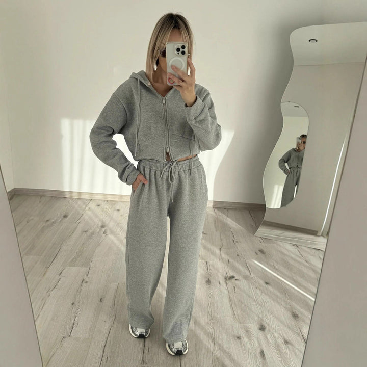 Women's Cozy Fleece Set with Hoodie and Elastic Waistband Skjora