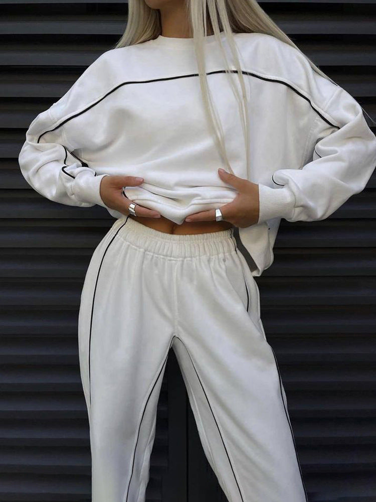 Women's sporty leisure set with cropped sweater and casual sweatpants Skjora