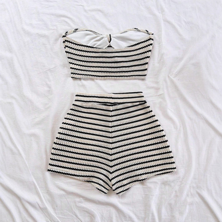 Dame bandeau topp og short-set med maritimt stripes mønster Skjora