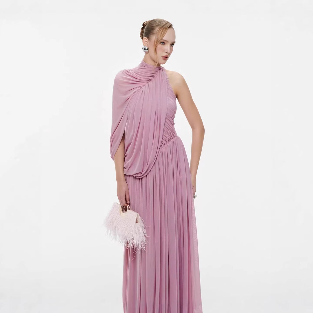 Dame Elegant aftenkjole med asymmetrisk design og stilfull drapering Skjora