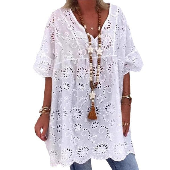 Damebluse med blomsterbroderier og vide ermer Skjora
