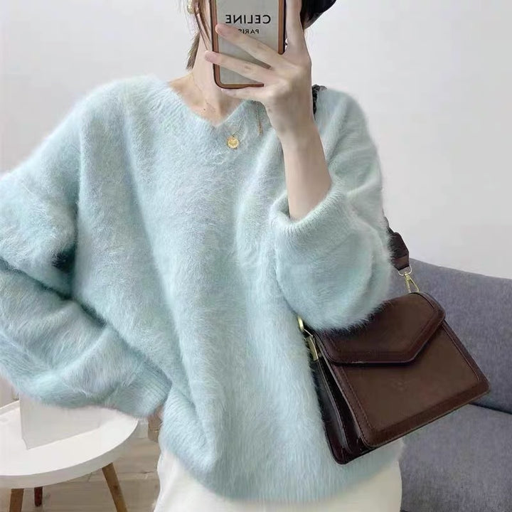 Damer Fluffy V-hals genser laget av Mohair Skjora