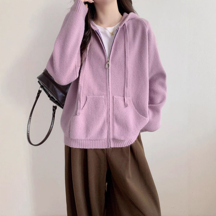 Damenes oversized hettegenser med kort snitt og praktiske lommer Skjora