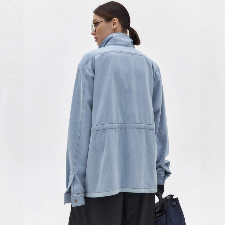 Kvinnes utility jakke med lapp lommer og moderne snitt Skjora