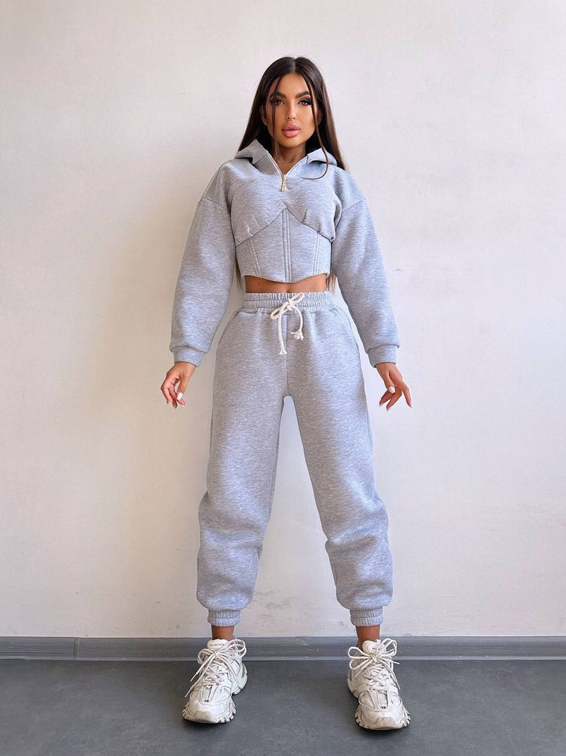 Kvinnegens cropped sweatshirt dress med høy krage og justerbar midje Skjora