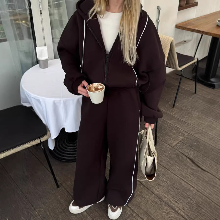 Kvinnors sportiga fritidsoutfit med loose fit och kontrasterande detaljer Skjora