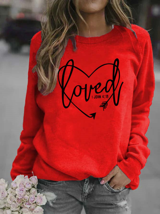 Kvinnelig sweatshirt med hjerteformet trykk og inspirerende budskap Skjora