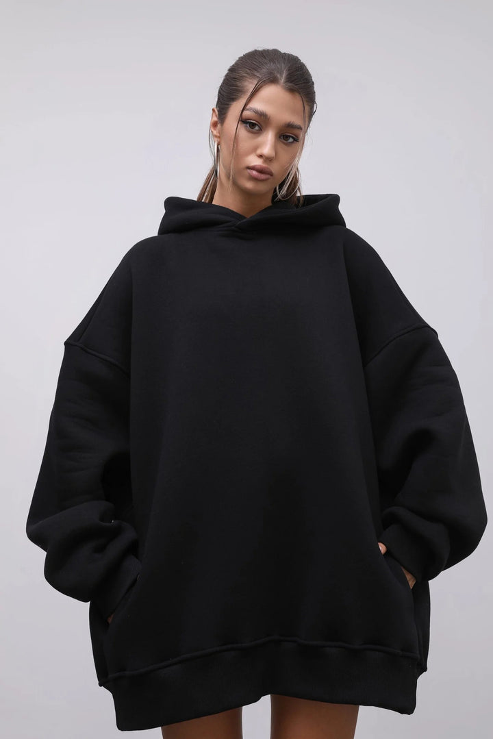 Dames oversized hoodie met diepe uitsnijding en praktische zakken Skjora