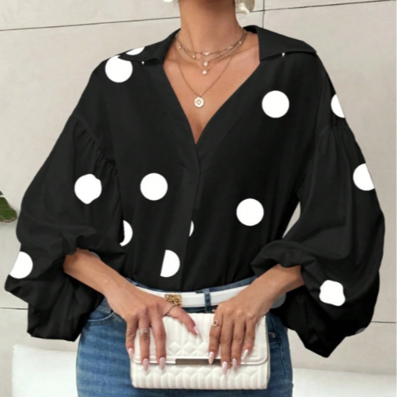 Damebluse med voluminøse ballongermer og elegant krage Skjora