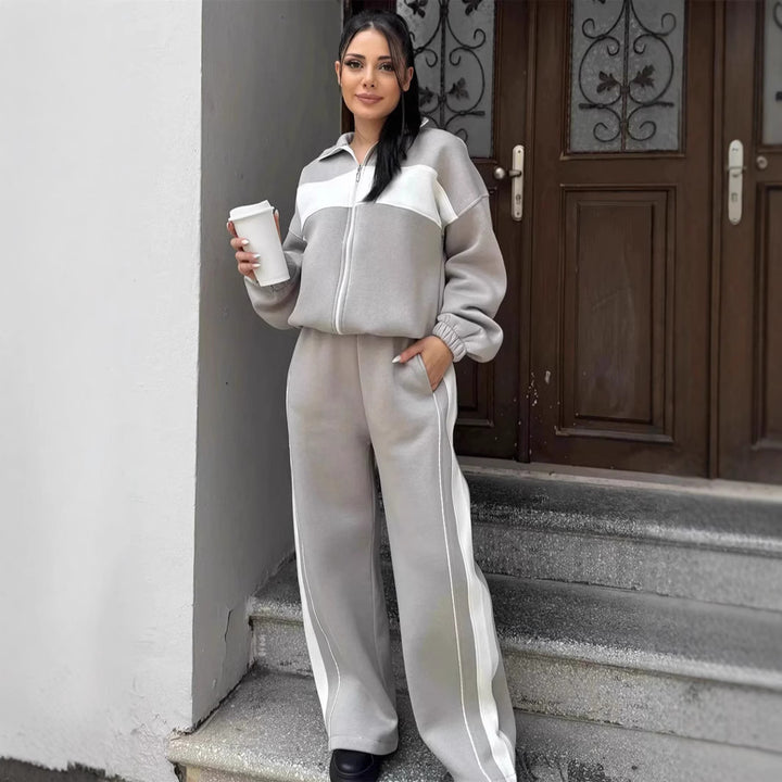 Women's sporty casual set with high collar and side stripes Skjora