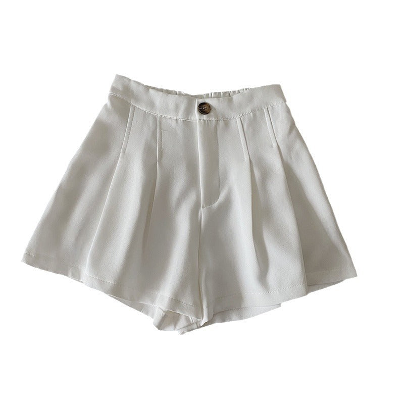 Kvinne elegante shorts med folder og knappedetalj