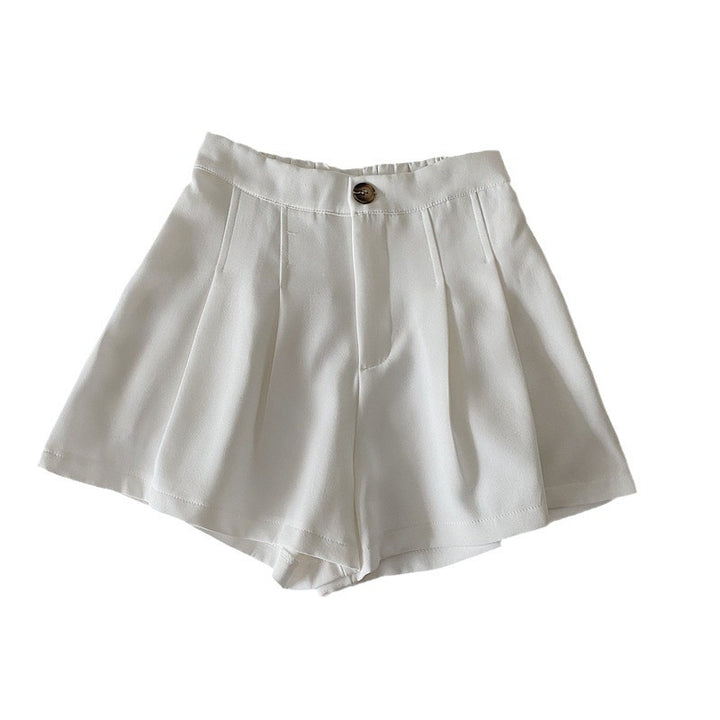 Kvinne elegante shorts med folder og knappedetalj