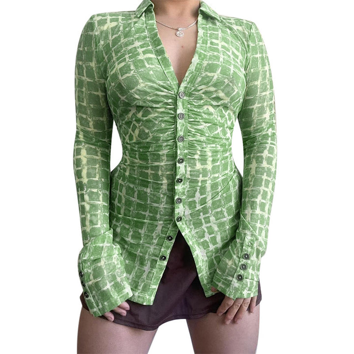 Damer tilpasset bluse med sofistikert volangdesign og elegant knappelukking