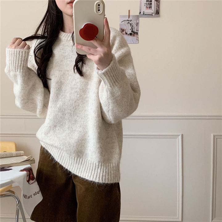 Kvinnes Fluffy Oversized Genser laget av myk strikk Skjora
