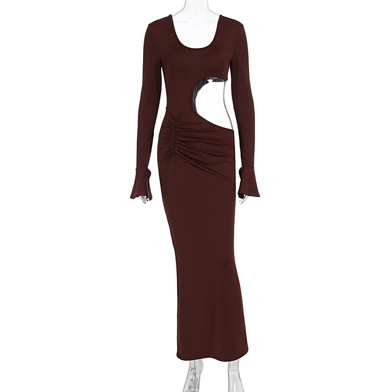 Damer elegant Maxi-kjole med asymmetrisk cut-out og rynker Skjora