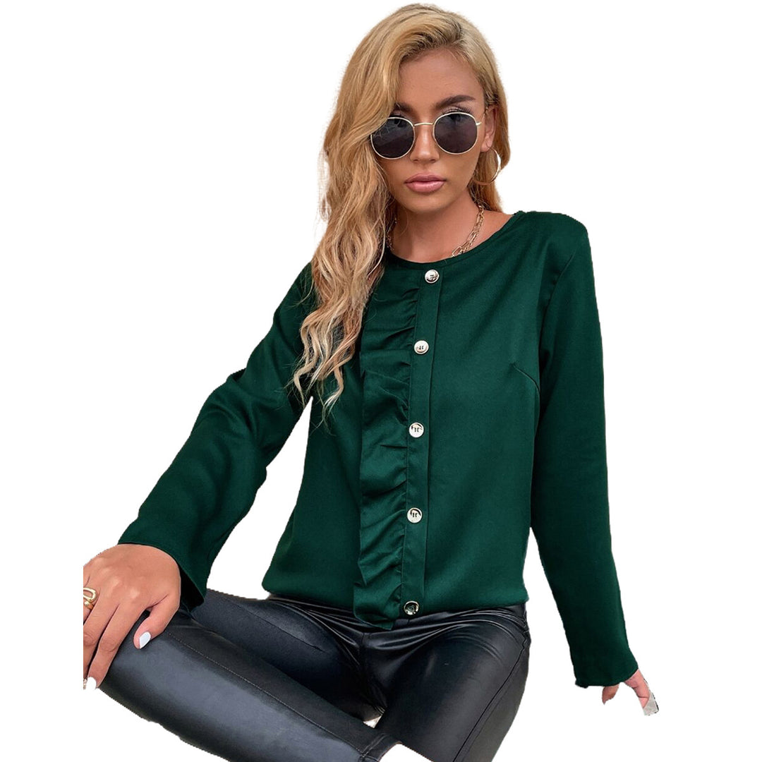 Kvinne elegant bluse skjorte med rynkedetaljer og knapppynt Skjora