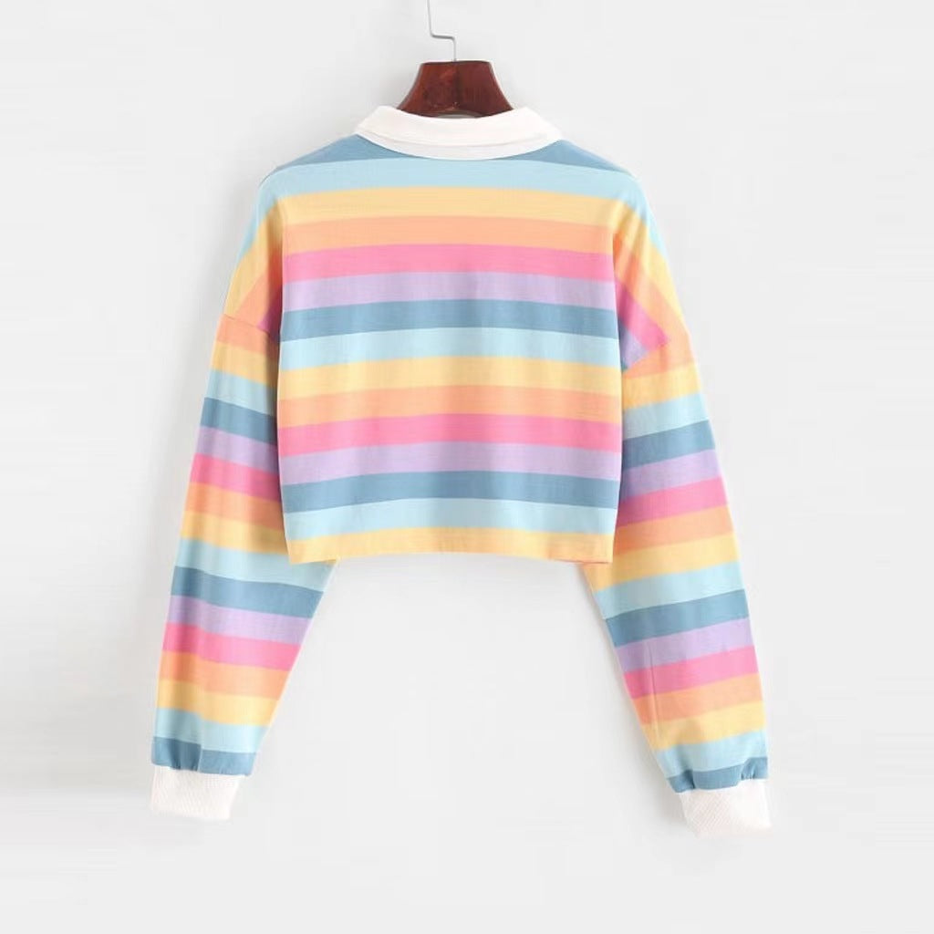 Kvinne Cropped Polo Skjorte med Fargerike Striper og Løs Passform Skjora