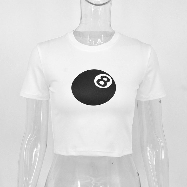 Dame cropped T-skjorte med unikt 8-Ball-motiv og avslappet snitt Skjora