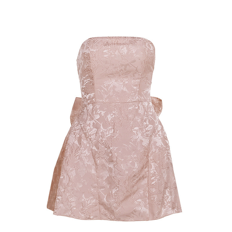 Dame off-shoulder cocktailkjole med elegant sløyfedetalj Skjora