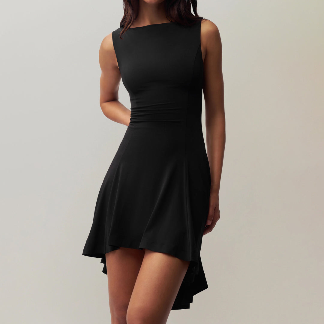 Dame Elegant asymmetrisk jumpsuit med figurnær ved design Skjora