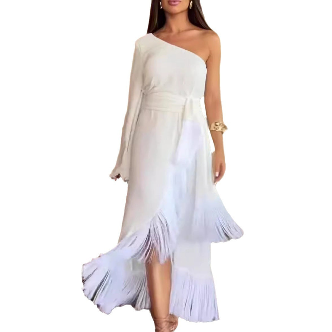 Dame Elegant Maxi Kjole med Asymmetrisk Design og Frynsete Detaljer