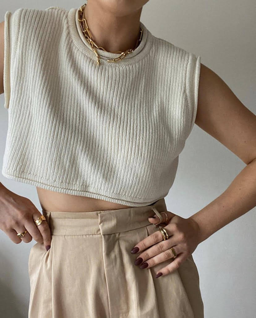Dame cropped ribbestrikket topp med avslappet utseende Skjora