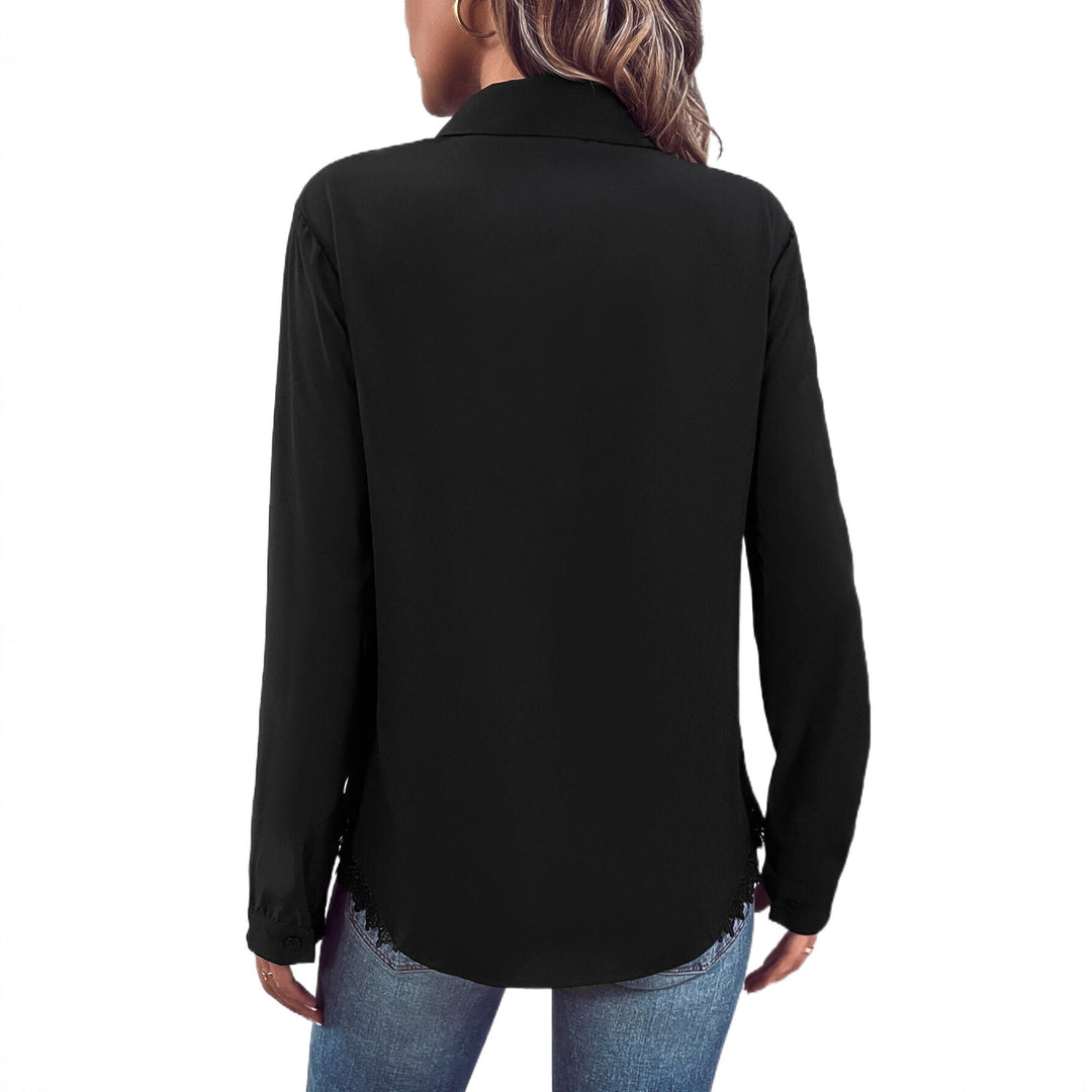 Damer elegant bluse med blonder og knappestolpe Skjora