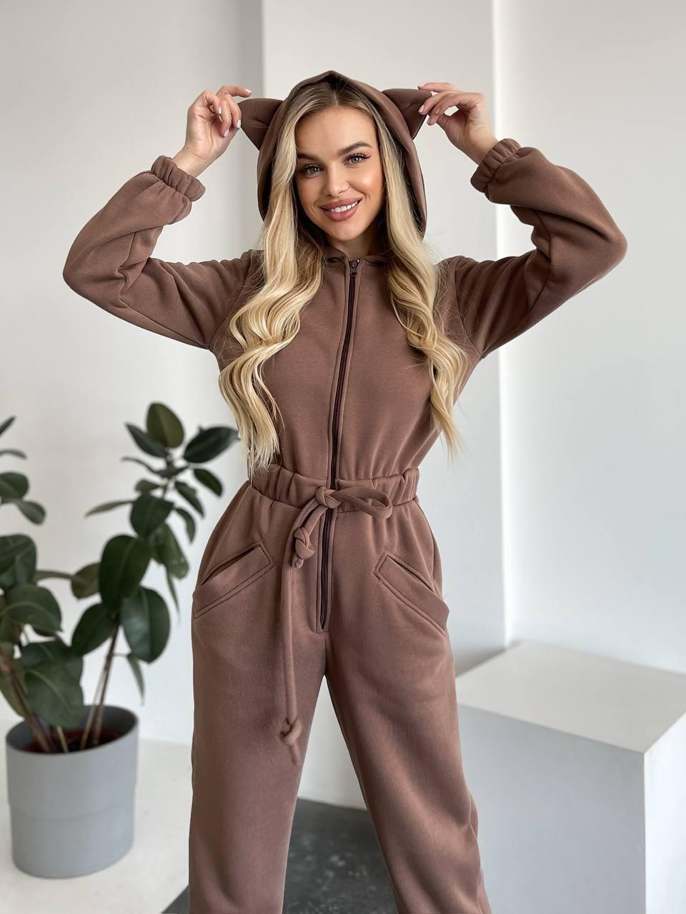 Kvinnenes koselige fleece jumpsuit med hette og søte ører Skjora
