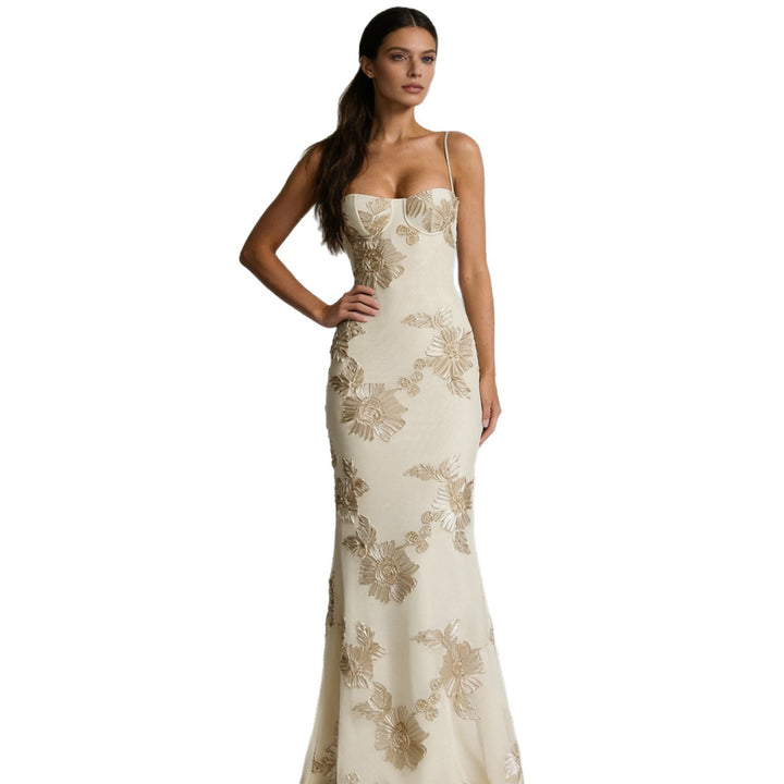 Dame Elegant Figurtilpasset Kveldsdrakt med blomsterbroderier Skjora