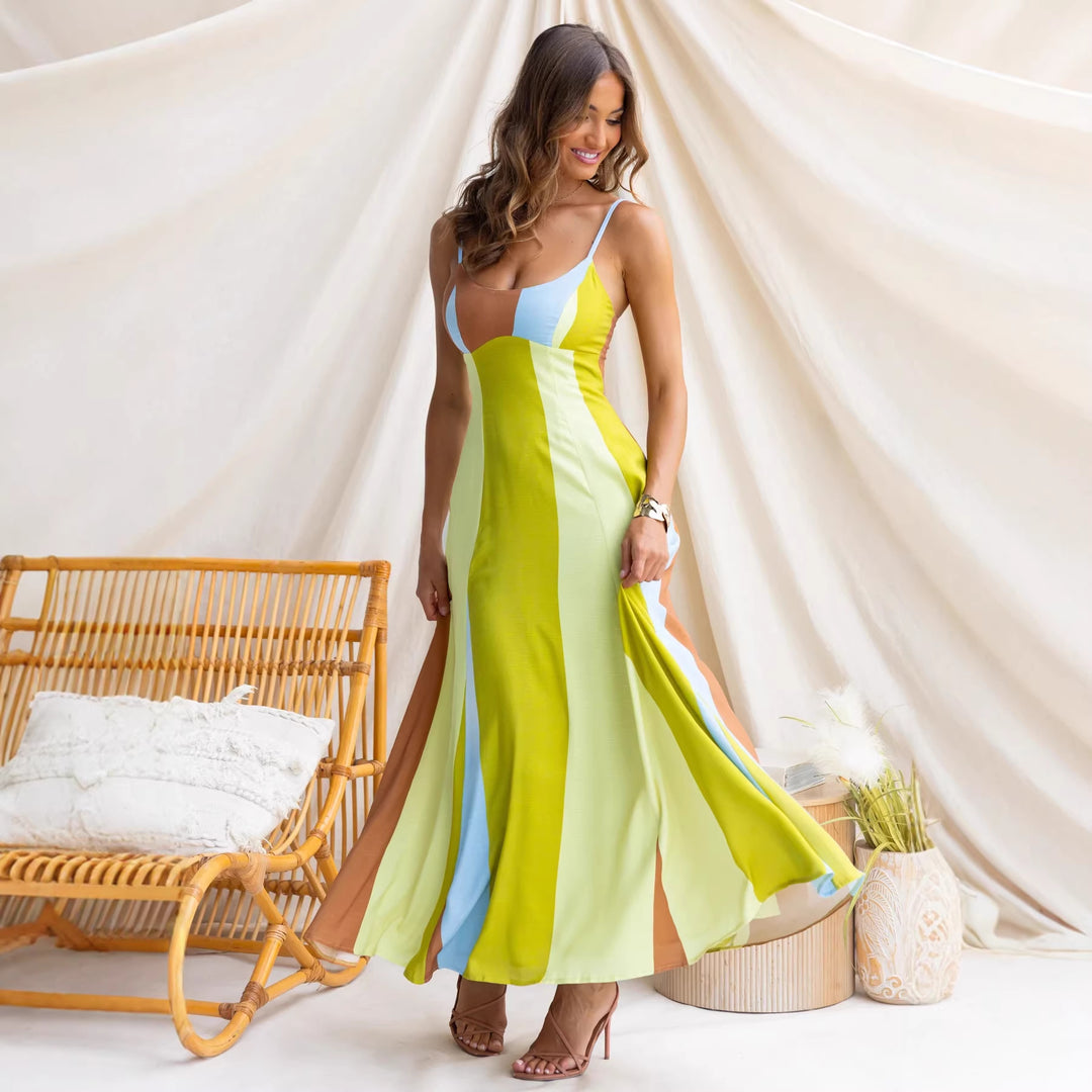 Kvinners langermet kjole med sidesliss og elegant draperingseffekt Skjora