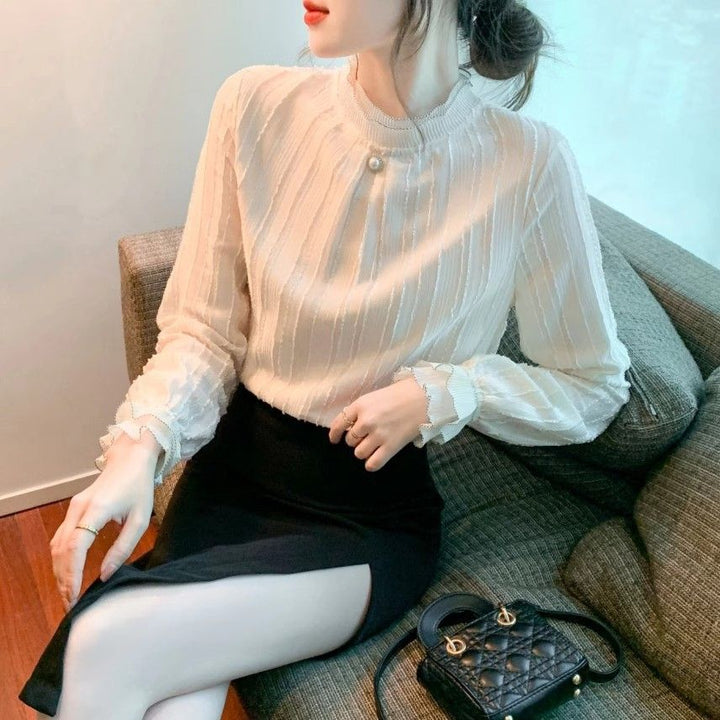 Damer elegant bluse med teksturdesign og volangkant Skjora