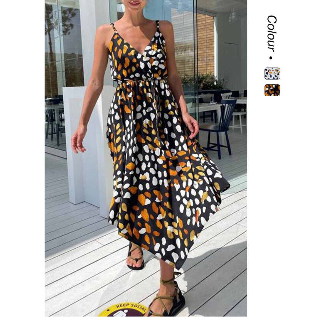 Kvinnes maxi kjole med elegant omslagdesign og stilige volanger detaljer