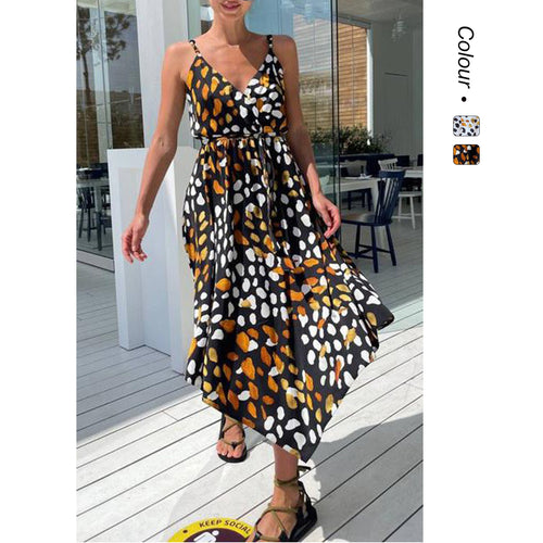 Kvinnes maxi kjole med elegant omslagdesign og stilige volanger detaljer