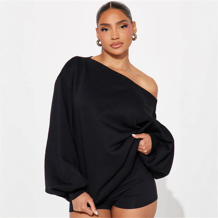 Kvinners oversized sweatshirt med asymmetrisk utringning og ballongformede ermer