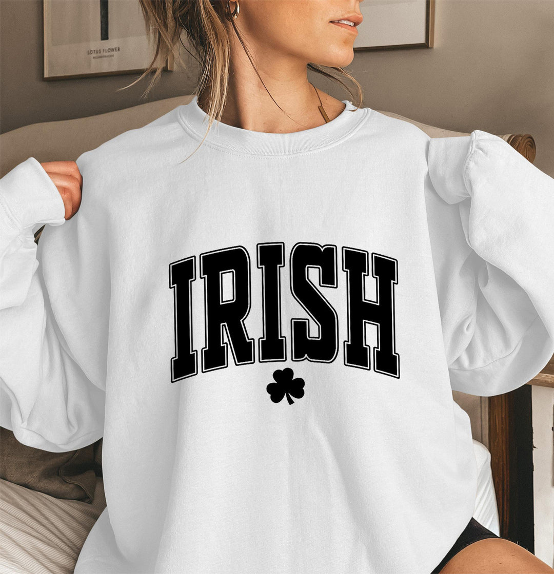 Kvinnens sweatshirt med moderne irsk designfokus Skjora