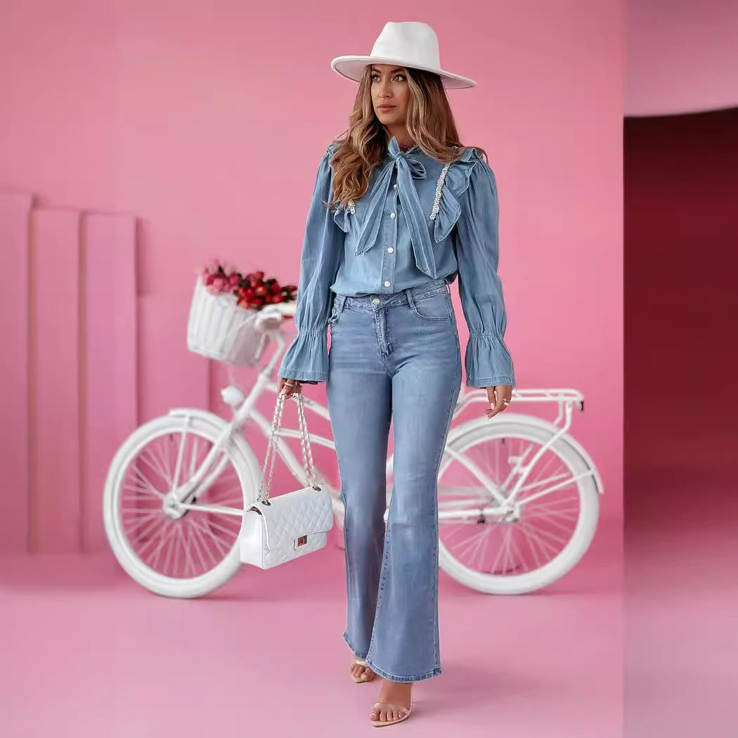 Damebluse med volanger og trendy krage Skjora