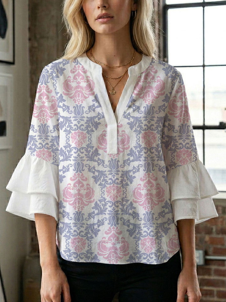 Damebluse med vakker blomstermønster Skjora
