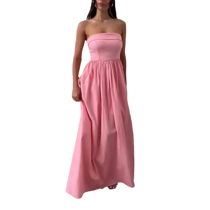 Kvinnelig elegant bustier maxikjole med flytende skjørt