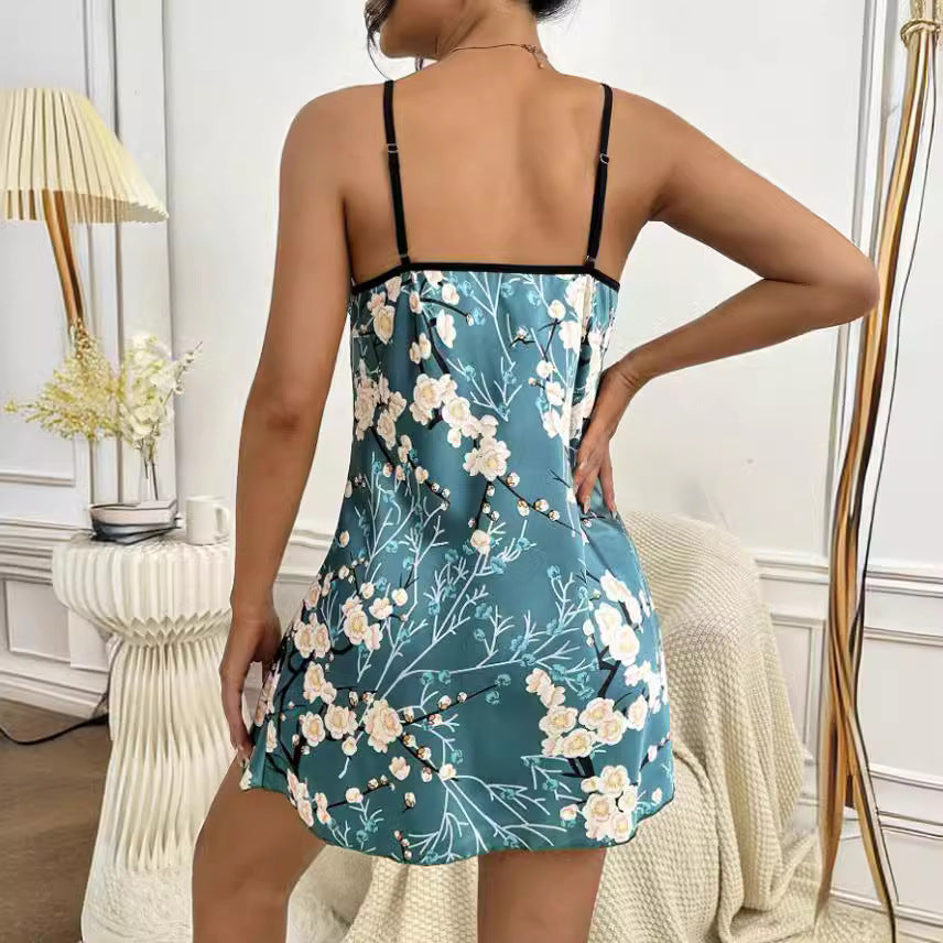 Dame Silk Nightdress med delikat blomstertrykk og spaghetti-stropper Skjora