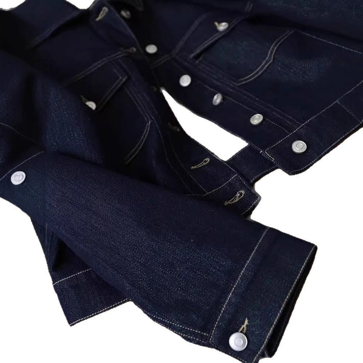 Kvinnes stilige denimjakke med dekorative lommer og kontinuerlig knappelukking Skjora