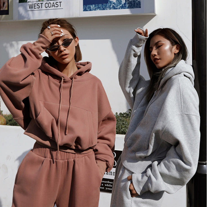 Sporty crop hoodie set for women and joggers Skjora