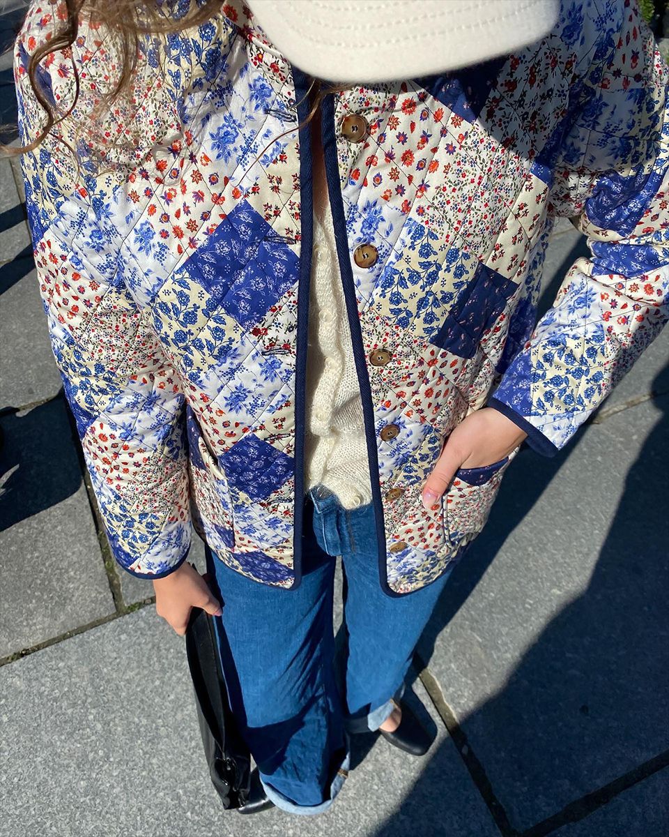 Women's patchwork quilted jacket with floral design and visible button placket Skjora