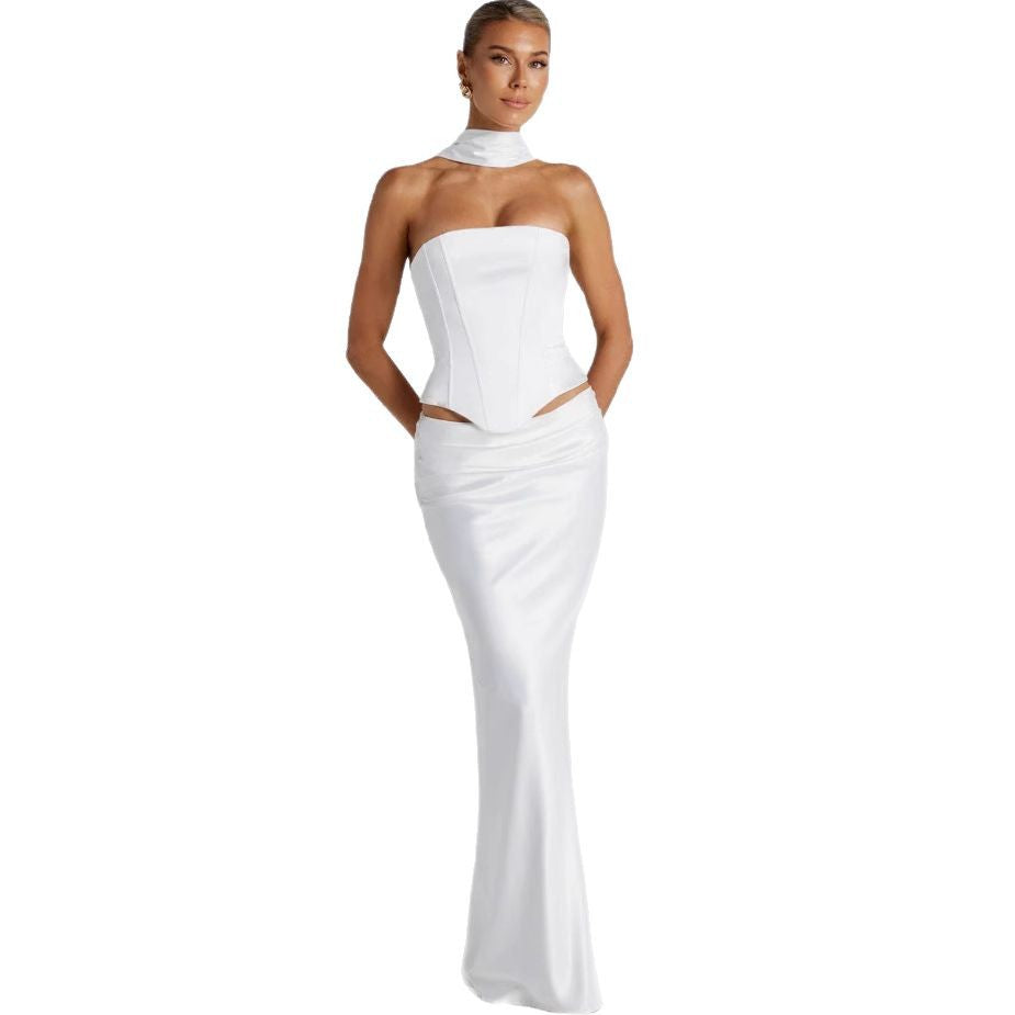 Kvinne bryllups kjole med av-shoulder design og elegant midje bånd Skjora