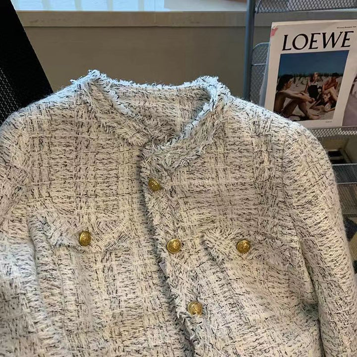 Kvinnenes elegante tweedjakke med gullknapper Skjora