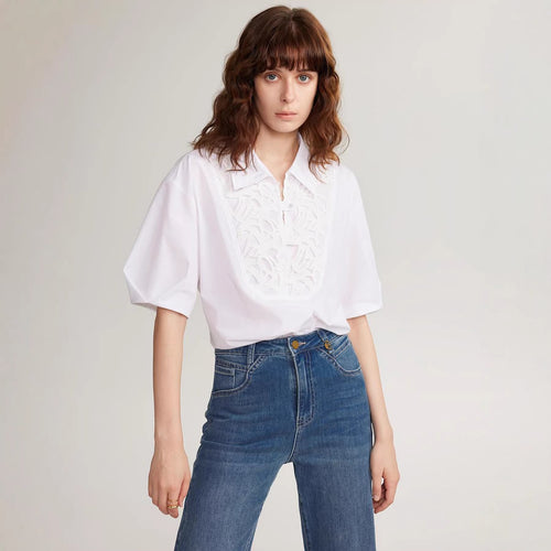 Damer Elegant Bluse med drømmeaktig broderidesign og knapppdetaljer Skjora
